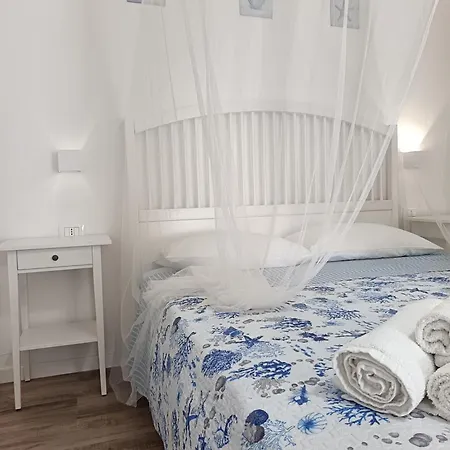 Private With Pool 500m From Sandy 아파트 *