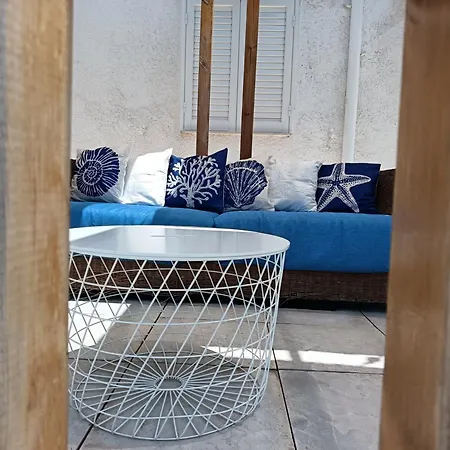 Private With Pool 500m From Sandy *