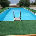 Private With Pool 500m From Sandy *