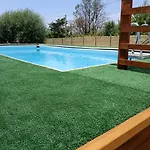 Private With Pool 500m From Sandy